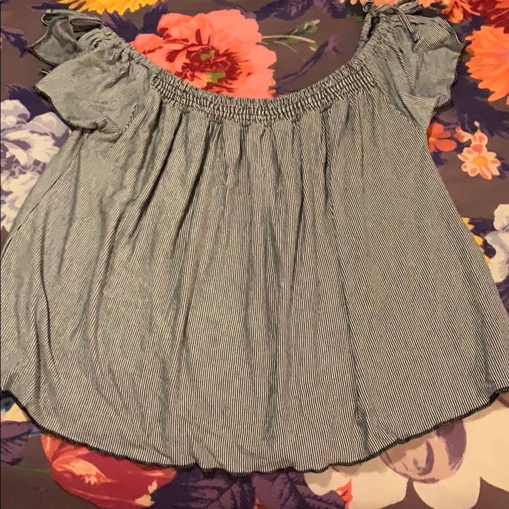 Off the shoulder short sleeve shirt